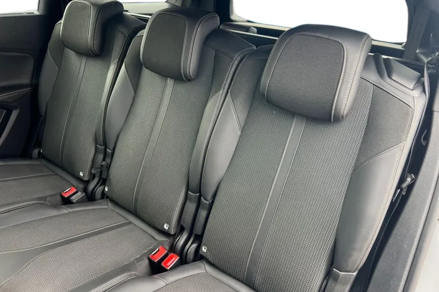 2023 Peugeot 5008 1.5 BlueHDi GT EAT8 in Grey — photo 5